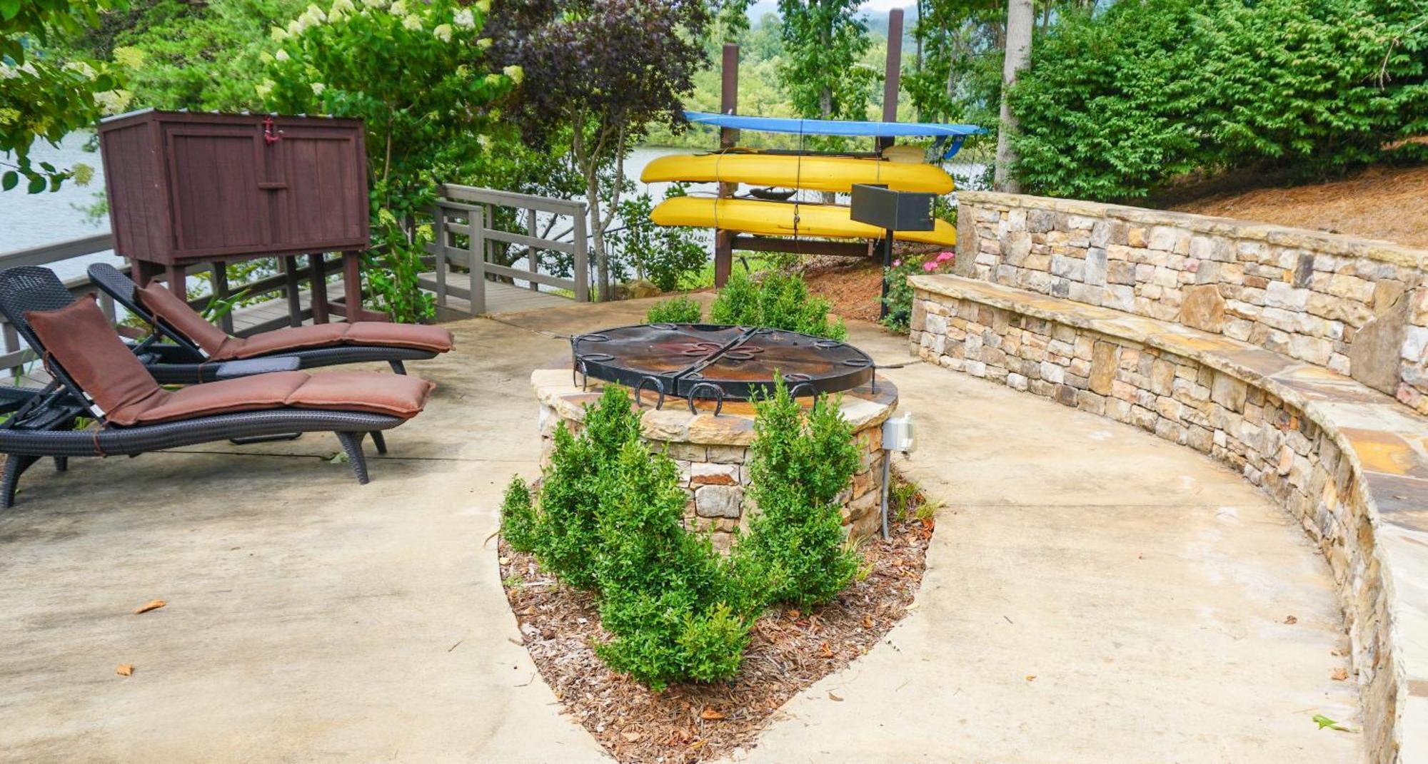 Stonecrest Lodge Lake Front Home With Private Boat Dock Hiawassee Exteriör bild